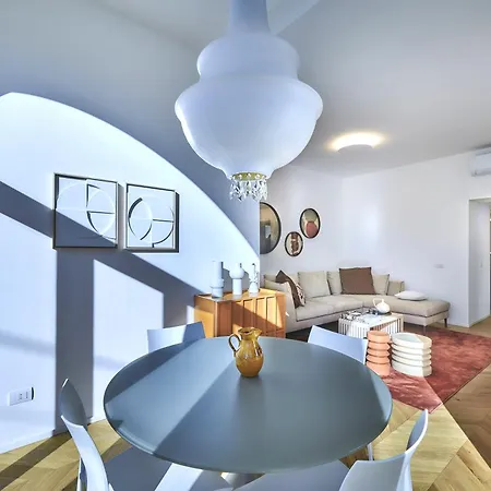 In Bianca With Pool And Air Conditioning Apartman Lierna