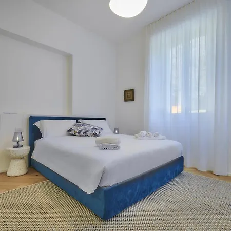 In Bianca With Pool And Air Conditioning